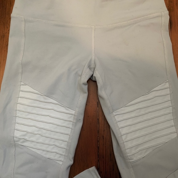 ALO MOTO LEGGINGS - SIZE SMALL - Picture 4 of 5